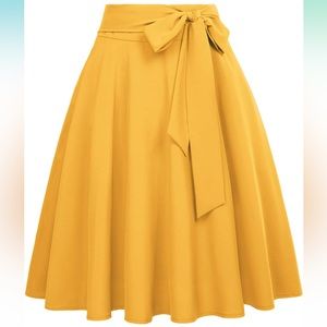 NWT Size medium Belle Poque  pinup style bow tie accent Yellow Circle Skirt